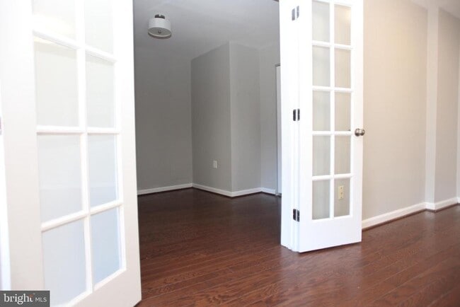 Building Photo - 1239 Vermont Ave NW Unit 708