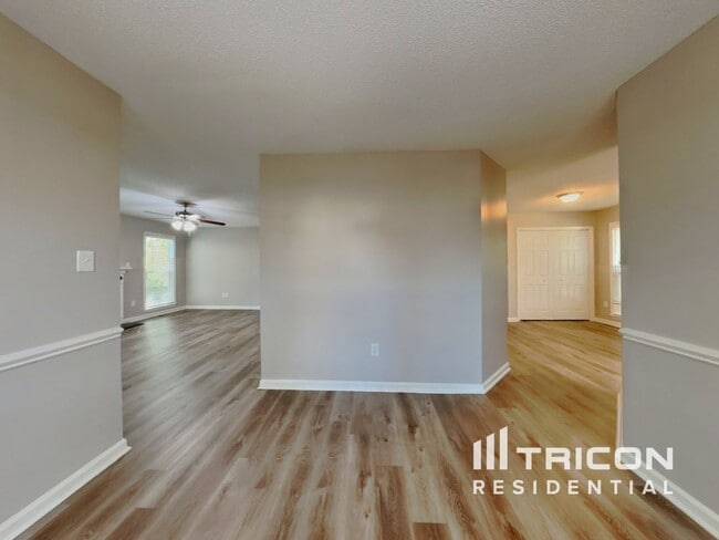 Photo - 415 Westminster Dr