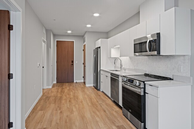 Photo - 2630 N Hackett Ave Unit 313