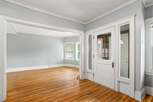 Photo - 2118 E Linnwood Ave