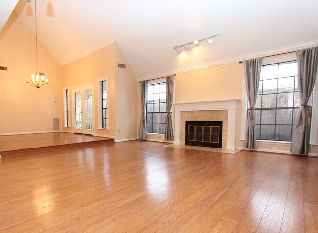 Photo - 4012 Arnold St