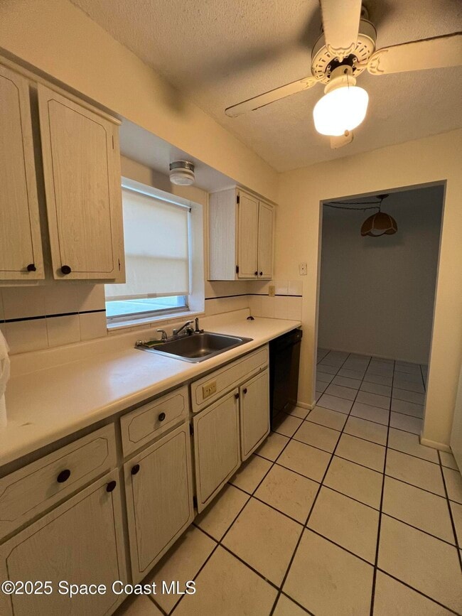 Photo - 190 E Olmstead Dr Unit H1