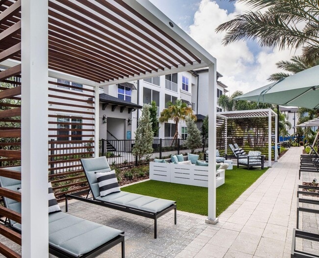 Jefferson Lake Howell Apartments Casselberry, FL