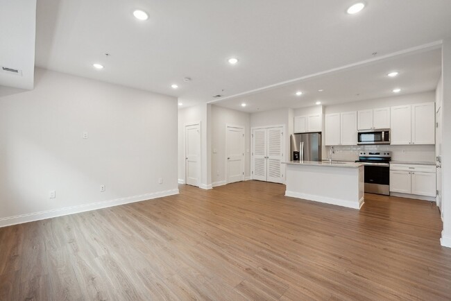 "NEW CONSTRUCTION Urban Living: Spacious 4... - "NEW CONSTRUCTION Urban Living: Spacious 4... Apartment