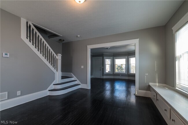 Photo - 2970 Edgehill Rd