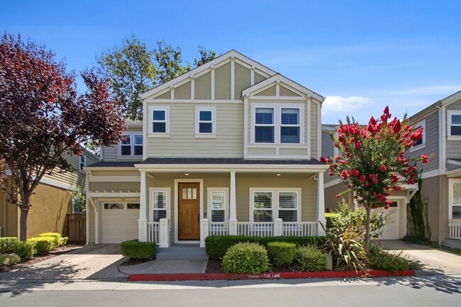 Building Photo - 136 Creekside Village Dr
