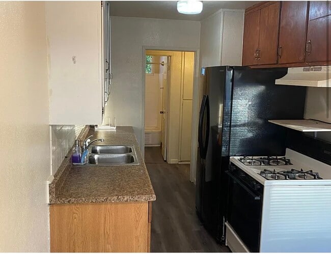 Photo - 3230 Cogswell Rd Unidad #C