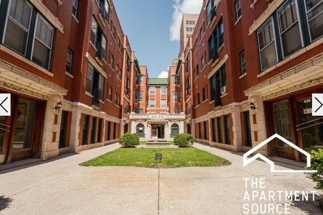 Building Photo - 432 W Surf St