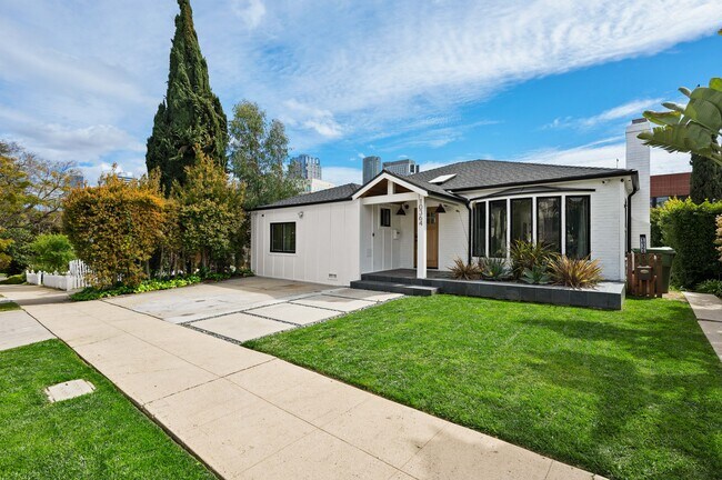 Photo - 10364 Eastborne Ave