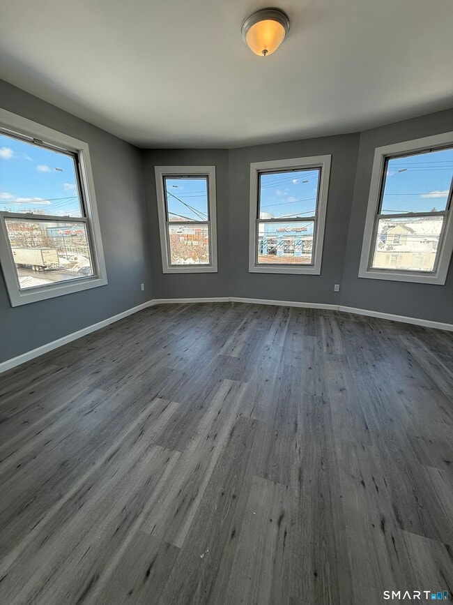 Building Photo - 1639 South Ave Unit Fl 2
