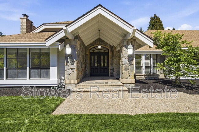 Photo - 618 Banister Ln