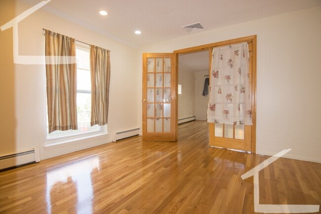 Photo - 149 Thorndike St