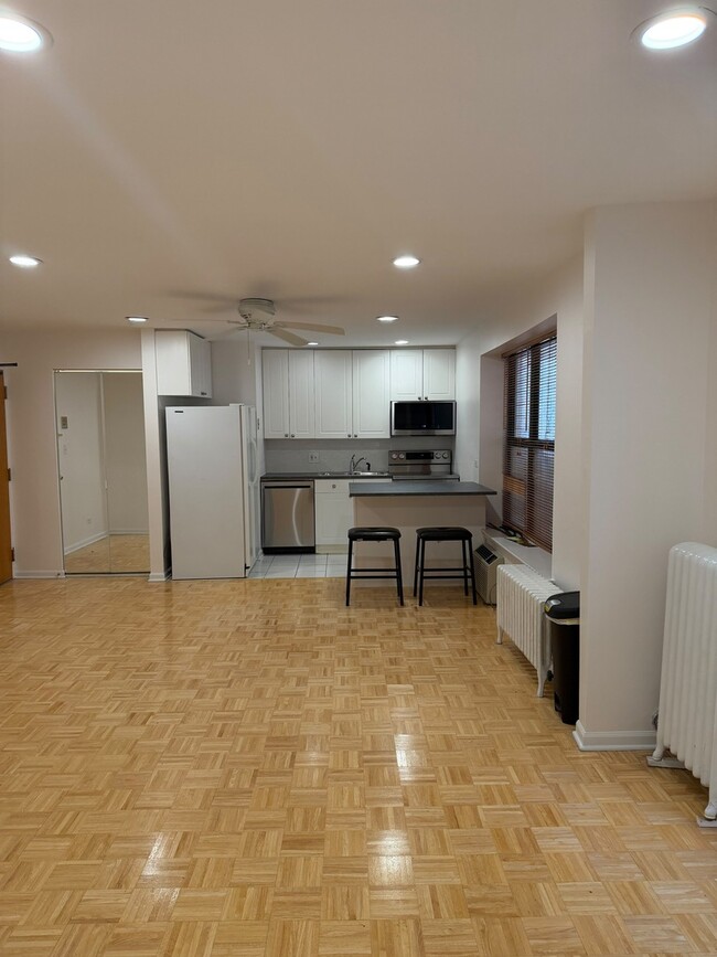 Photo - 5646 N Kenmore Ave