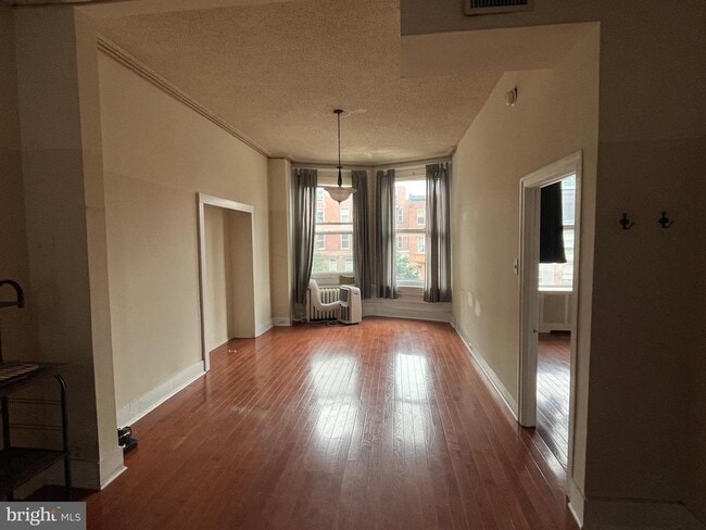 Building Photo - 1315 S Broad St Unit 2F Rental