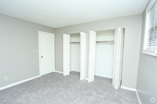 2BR, 1BA - 1,300 SF - Bedroom