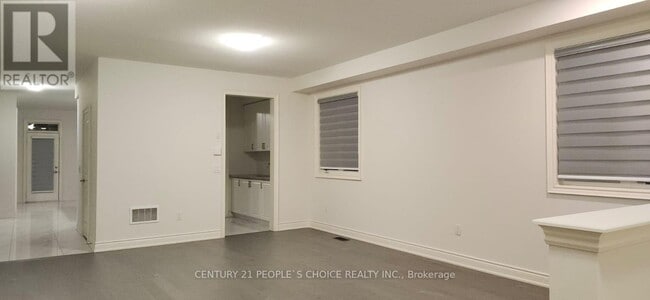 Photo - 30 Cattail Cres