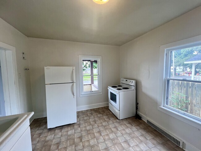 Photo - 1320 Swift Ave