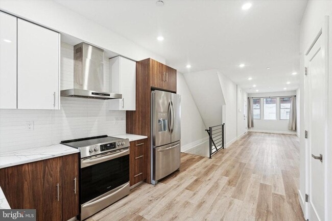 Photo - 2213 Emerald St