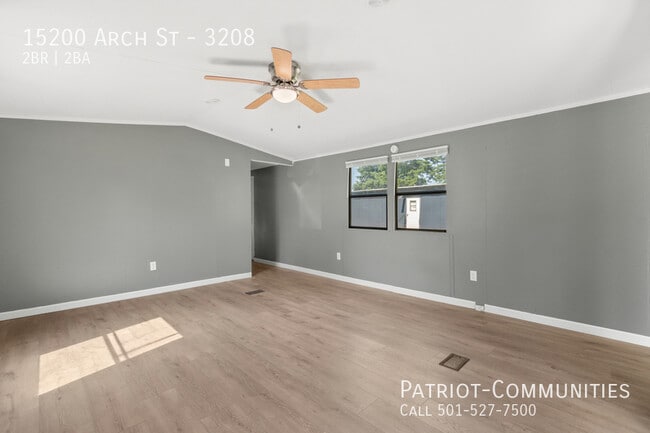 Photo - 15200 Arch St