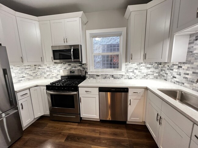 Photo - 1439 N Artesian Ave Unit 1