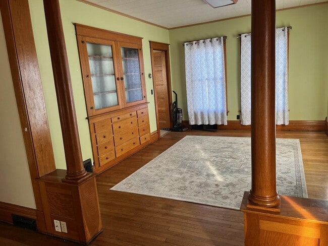 Photo - 413 Maple St