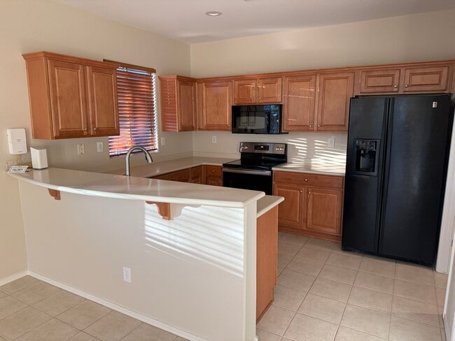 Cocina - 1879 W Owens Way