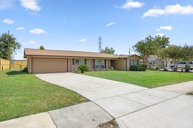 Photo - 1726 Wycliffe Dr