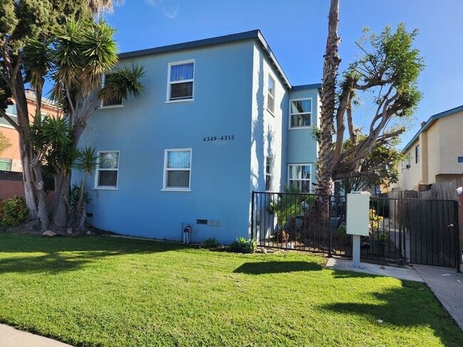 Building Photo - North Park Charmer! 1bdr with hardwood floors (Texas)