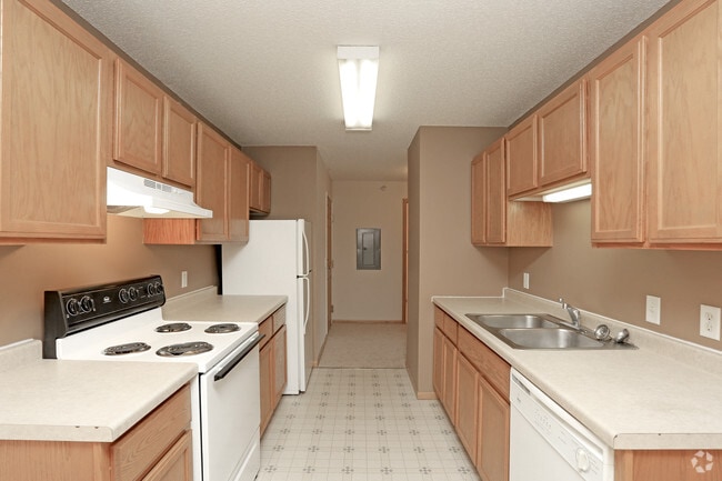 2BR, 1BA - 912 SF - Woodhaven East Apartments