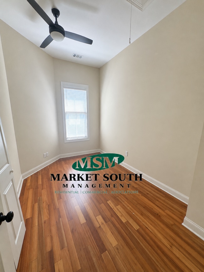 Photo - SPACIOUS 2 STORY TOWNHOME ON HENRY ST. AVAILABLE AUGUST 15th