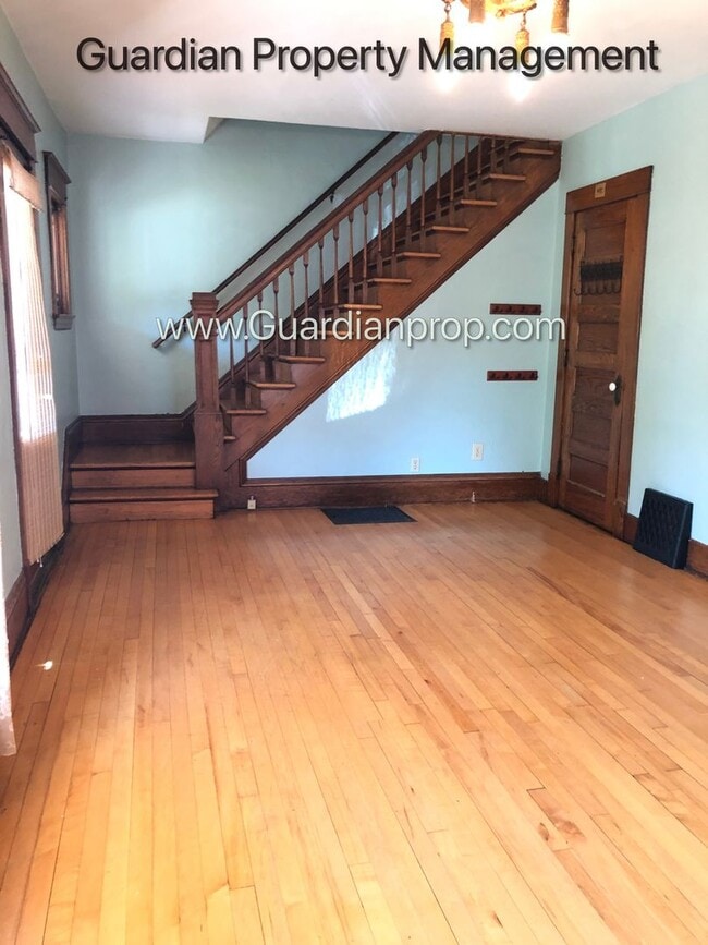 Photo - Northeast Minneapolis SFH, Hardwood Floors, 1.25 Baths, W/D, 1 Parking Space