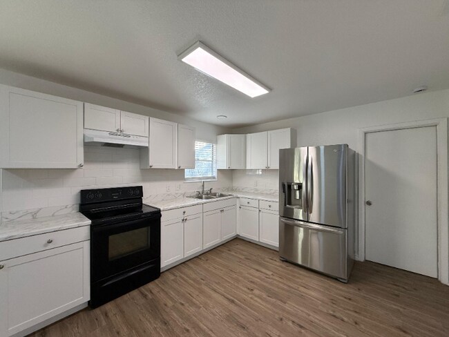 Photo - 5522 Crystal Valley St