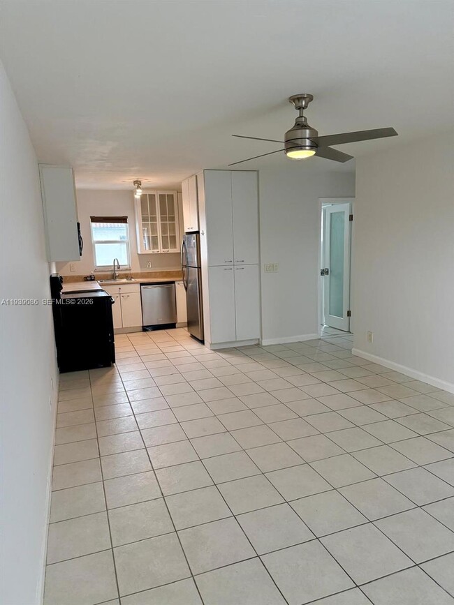 Photo - 1100 NE 9th Ave Unit 306