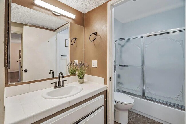 Photo - 247 N Capitol Ave