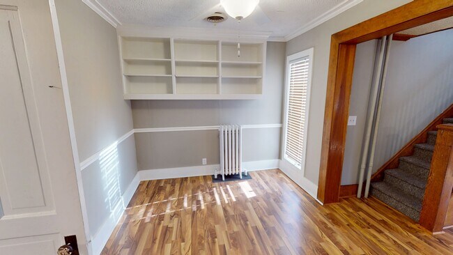 Photo - 313 E 3rd St