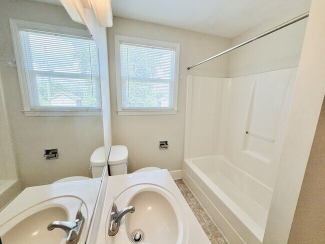 Photo - 409 9th St