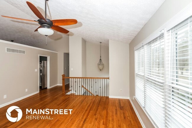 Photo - 304 Maplelake Dr