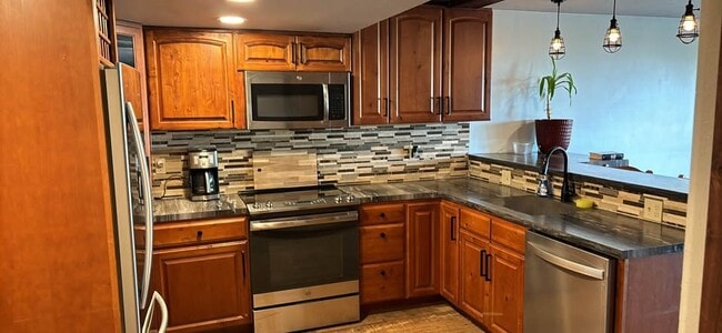 Photo - 320 Discovery Ct