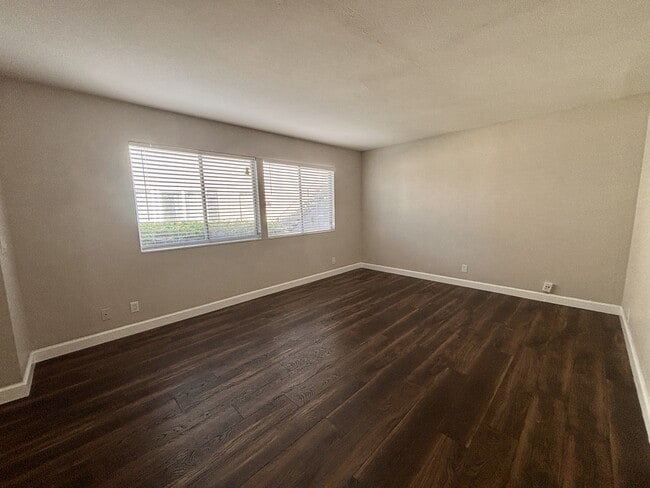 Photo - 1055 Mohr Ln