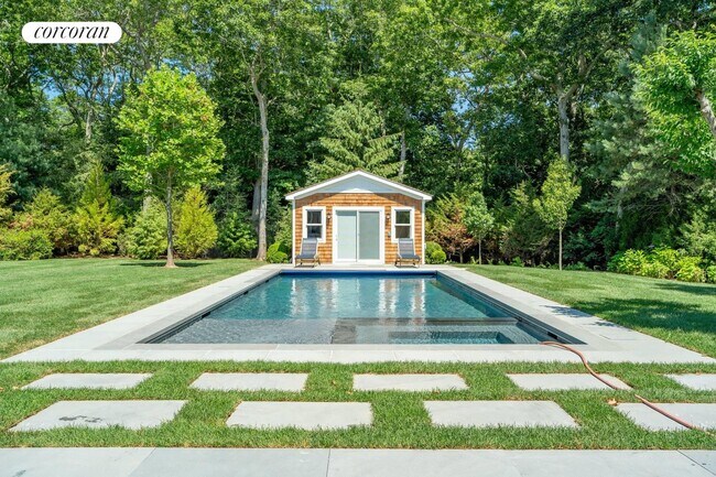 Photo - 147 Pembroke Dr House