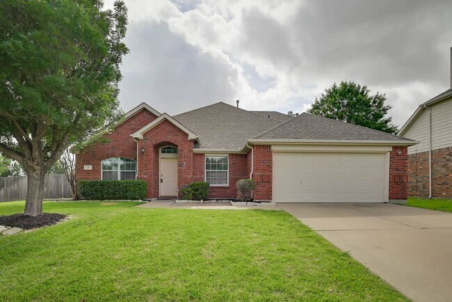 Building Photo - Mansfield ISD Split 4 Bedroom Cul-D-Sac Home