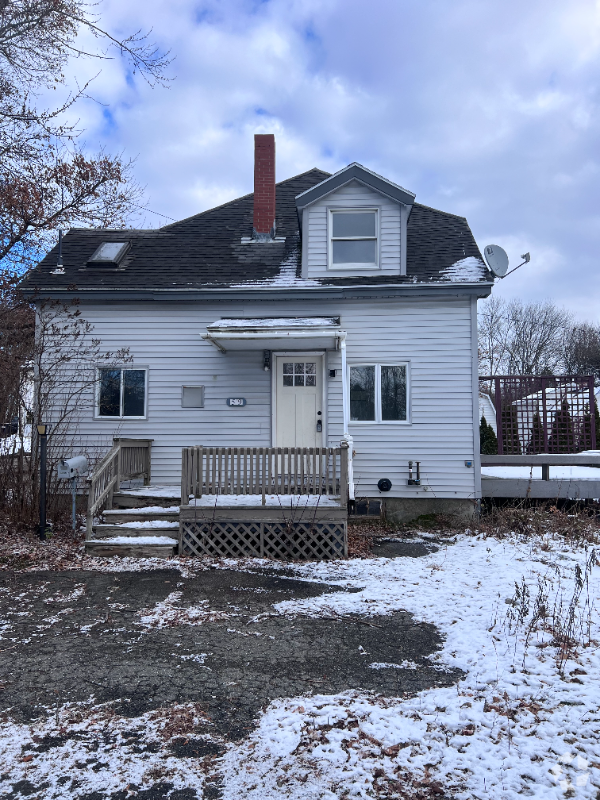 Building Photo - 59 Milford St Rental