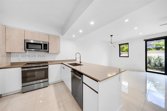 Photo - 4133 N Oak Pl