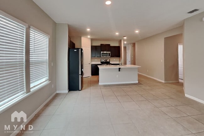 10925 Haws Ln