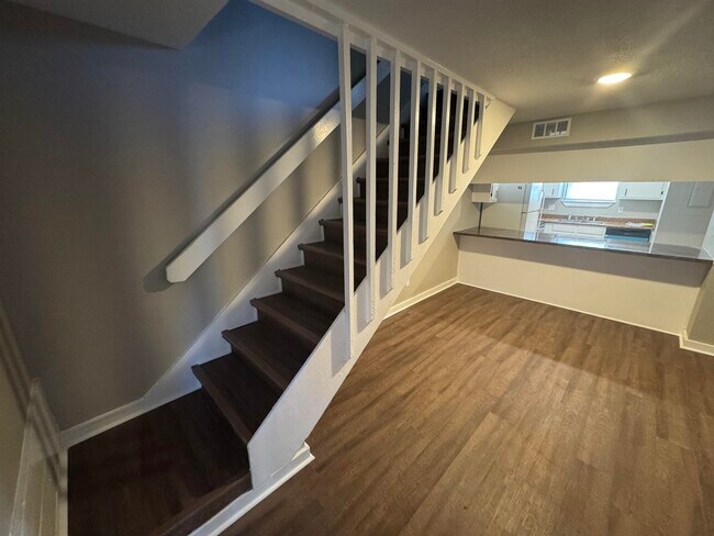3280 Nekoma Ln