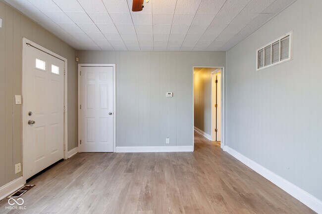 Photo - 4101 Alberta St