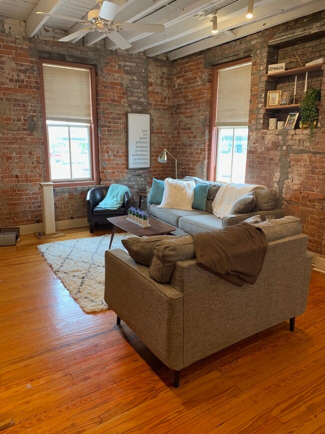 Photo - 413 Locust St Unit B