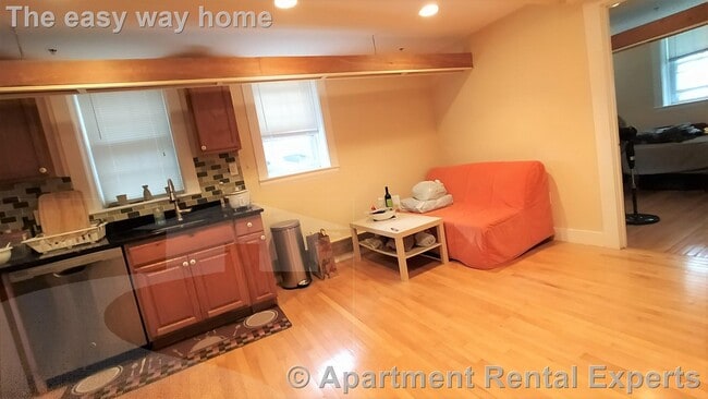 Photo - 156 Magazine St Unit #B