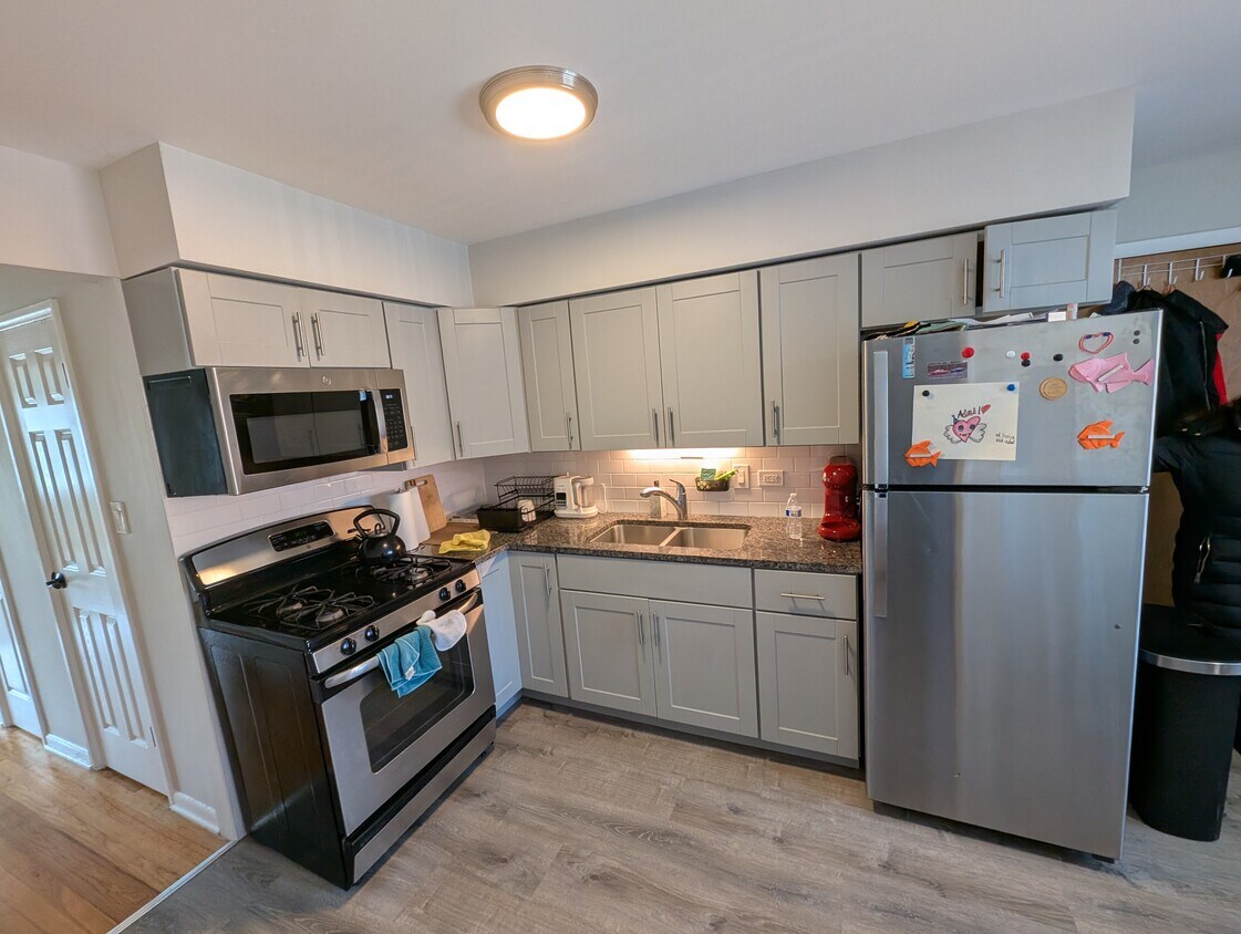 Photo - 9216 Seymour Ave (Schiller Park, IL)