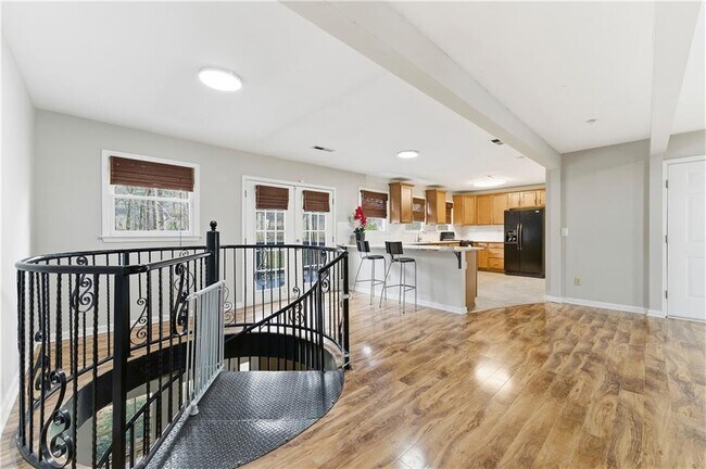 Photo - 1593 Bubbling Creek Rd NE